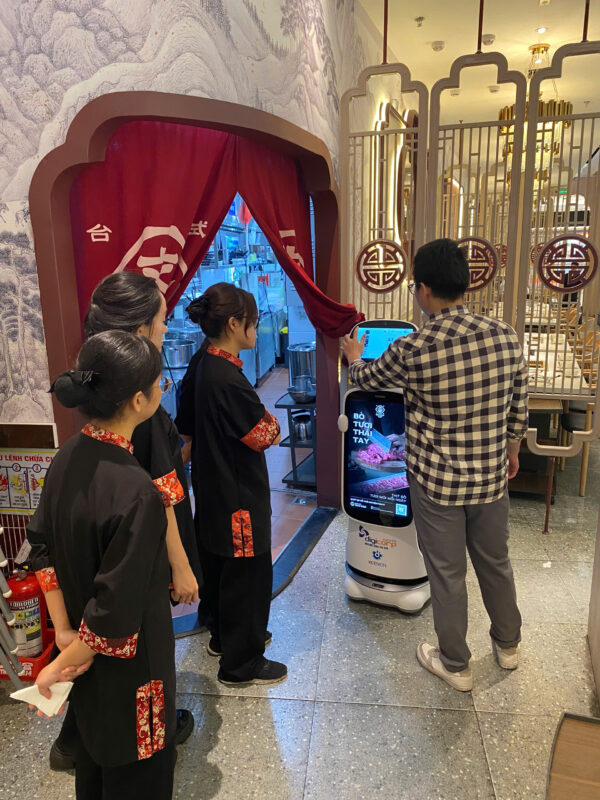 quy trình sử dụng robot nhà hàng keenon T10