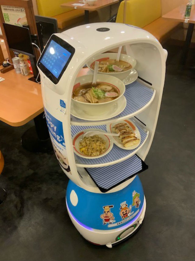 CHUỖI CỬA HÀNG MÌ RAMEN NHẬT RA MẮT ROBOT GIAO MÌ ĐỂ THỰC HIỆN GIÃN CÁCH XÃ HỘI
