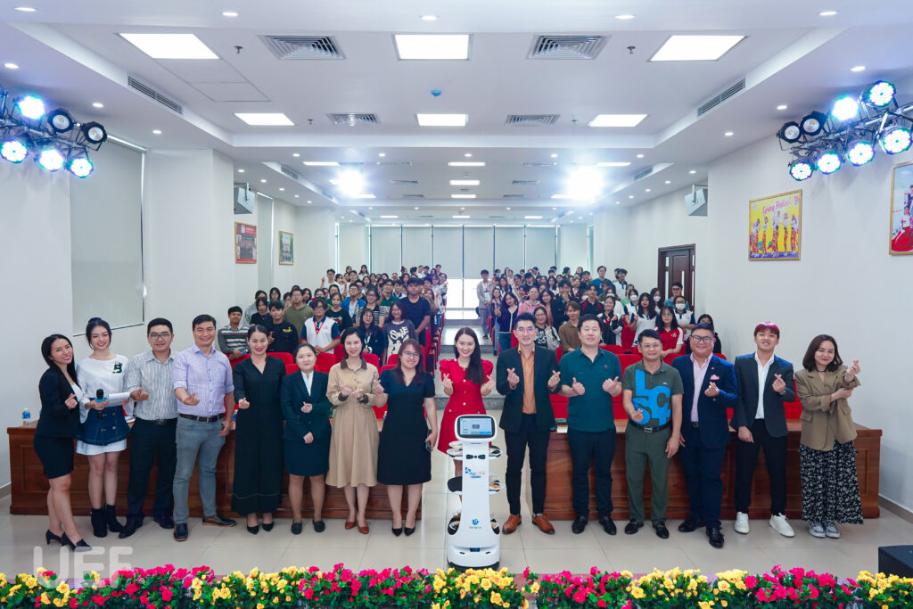 DIGICORP CÙNG ROBOT KEENON THAM DỰ BUỔI WORKSHOP TẠI ĐẠI HỌC KINH TẾ-TÀI CHÍNH TP HỒ CHÍ MINH